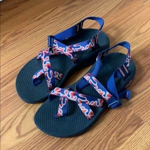 One strap chacos